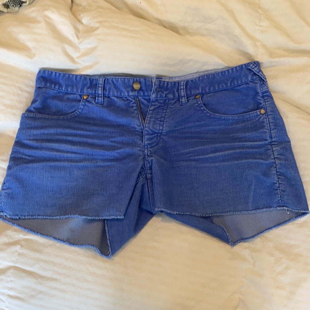 Oahu Carve Designs shorts